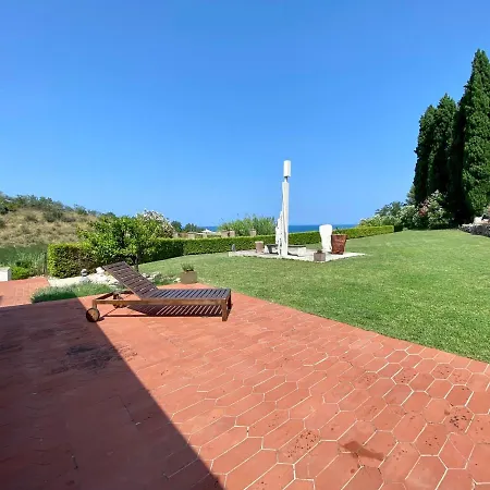 Villa Casale Orgogliosa. Villa Unica Con Piscina. San Vito Chietino