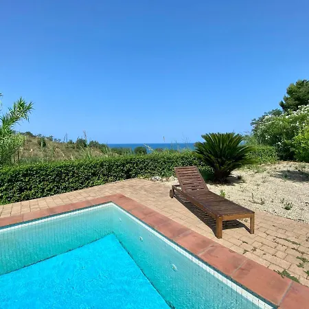 Villa Casale Orgogliosa. Villa Unica Con Piscina. San Vito Chietino