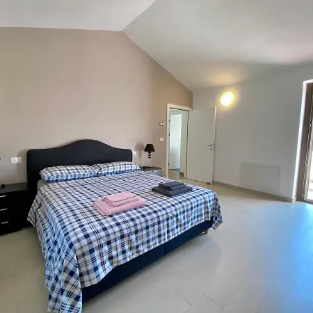 Casale Orgogliosa. Villa Unica Con Piscina. San Vito Chietino